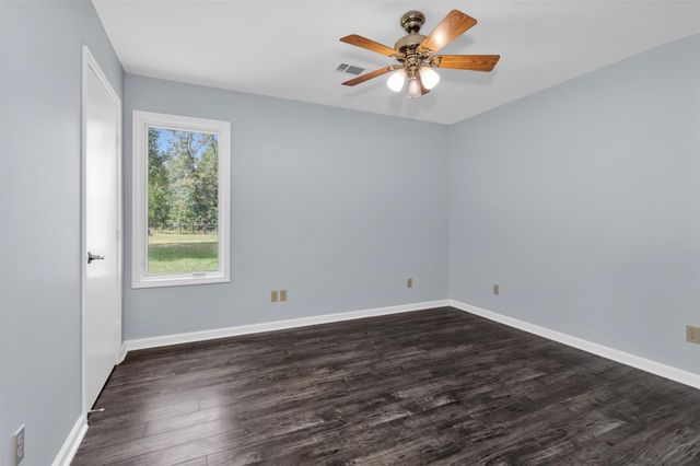 586 Diggs Rd Road, Willis, TX 77378