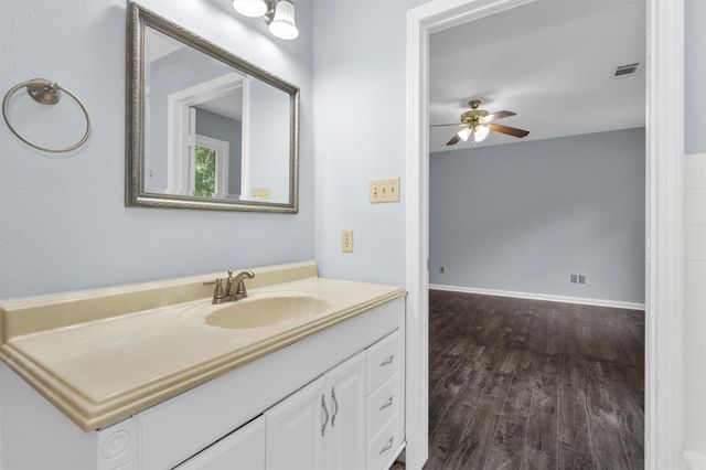 586 Diggs Rd Road, Willis, TX 77378