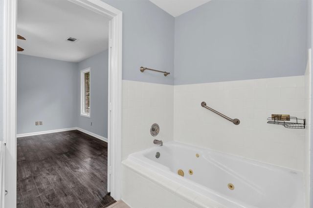 586 Diggs Rd Road, Willis, TX 77378