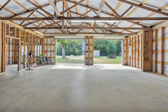 586 Diggs Rd Road, Willis, TX 77378