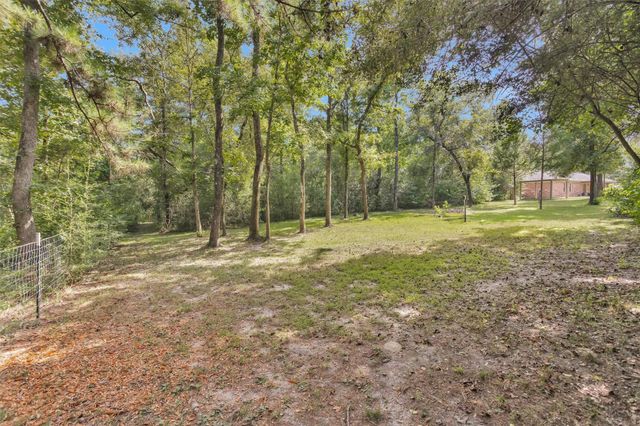 586 Diggs Rd Road, Willis, TX 77378