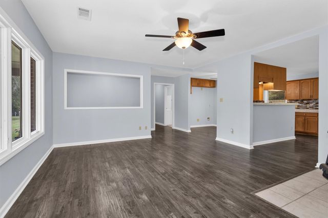 586 Diggs Rd Road, Willis, TX 77378