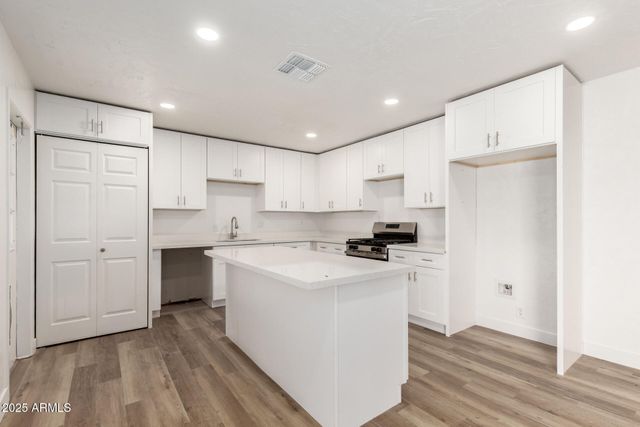 715 E 8TH Avenue, Mesa, AZ 85204