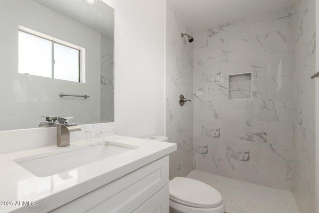 715 E 8TH Avenue, Mesa, AZ 85204