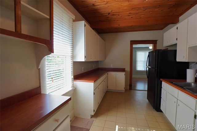 130 E 2nd Street, Hermann, MO 65041