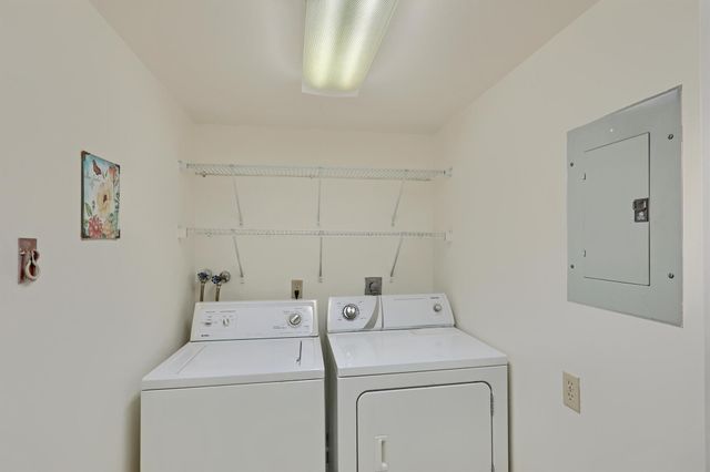 5390 Woodland Lakes Drive 102, Palm Beach Gardens, FL 33418