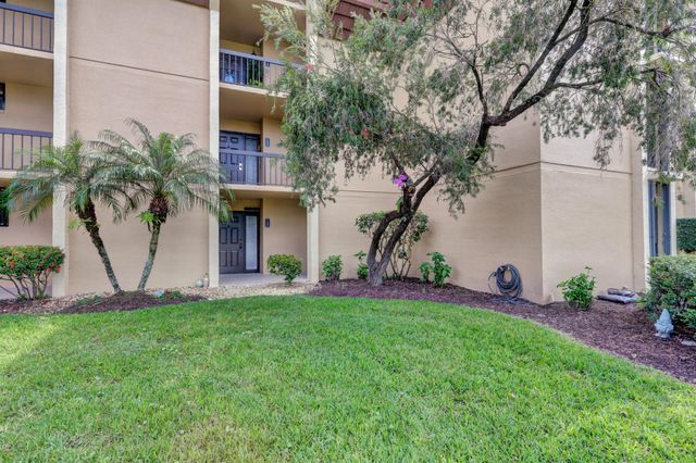 5390 Woodland Lakes Drive 102, Palm Beach Gardens, FL 33418