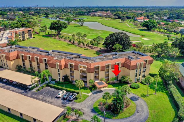 5390 Woodland Lakes Drive 102, Palm Beach Gardens, FL 33418