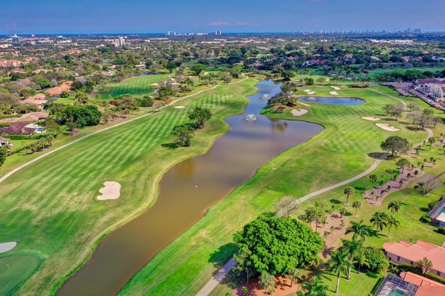 5390 Woodland Lakes Drive 102, Palm Beach Gardens, FL 33418