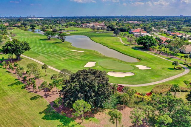 5390 Woodland Lakes Drive 102, Palm Beach Gardens, FL 33418