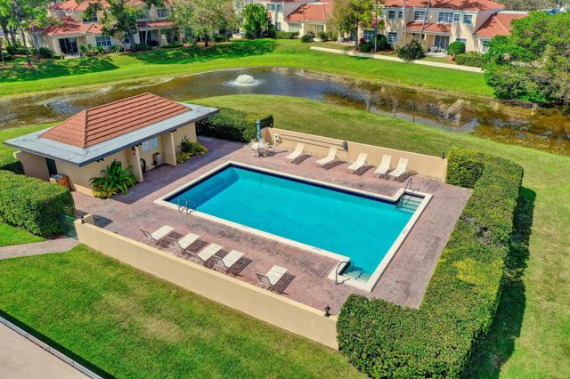 5390 Woodland Lakes Drive 102, Palm Beach Gardens, FL 33418