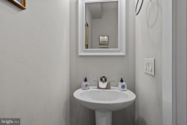 2323 FEDERAL ST, Philadelphia, PA 19146