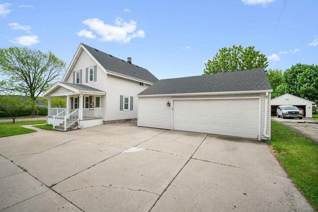 9313 W Hayes AVENUE, West Allis, WI 53227