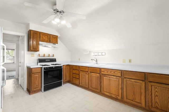 9313 W Hayes AVENUE, West Allis, WI 53227