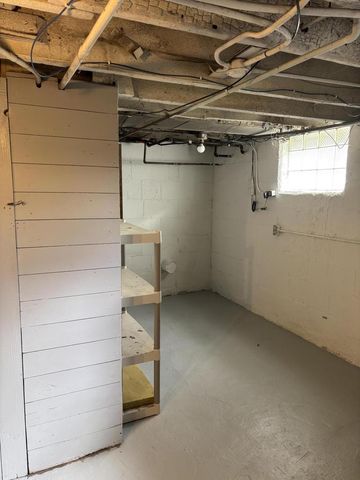 9313 W Hayes AVENUE, West Allis, WI 53227