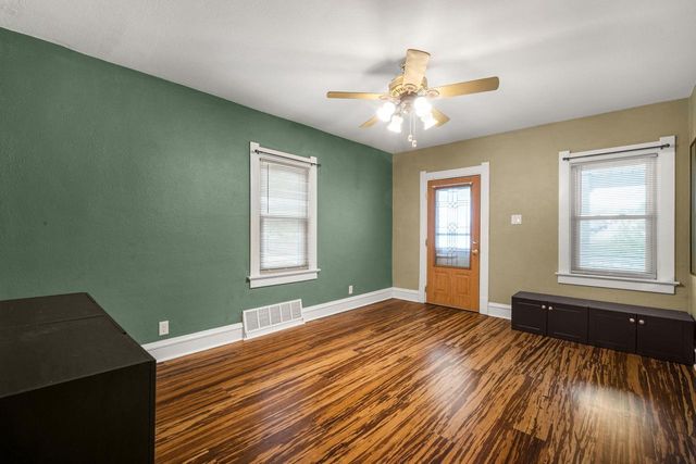 9313 W Hayes AVENUE, West Allis, WI 53227