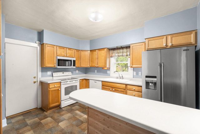9313 W Hayes AVENUE, West Allis, WI 53227