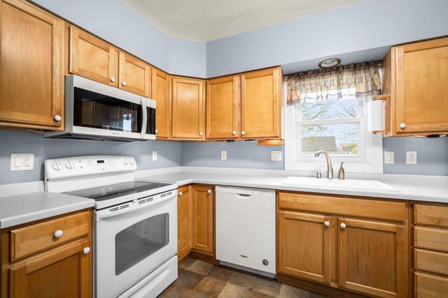 9313 W Hayes AVENUE, West Allis, WI 53227