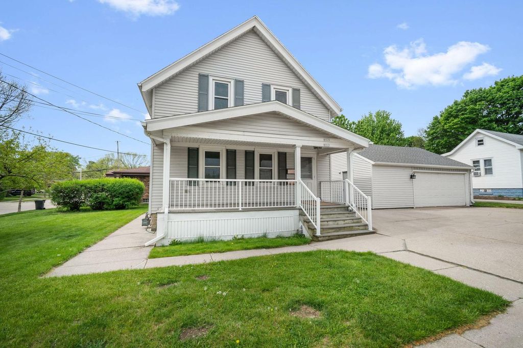 9313 W Hayes AVENUE, West Allis, WI 53227