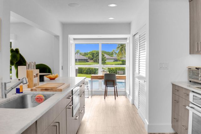 2291 Las Casitas Drive, Wellington, FL 33414