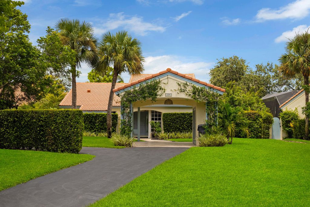 2291 Las Casitas Drive, Wellington, FL 33414