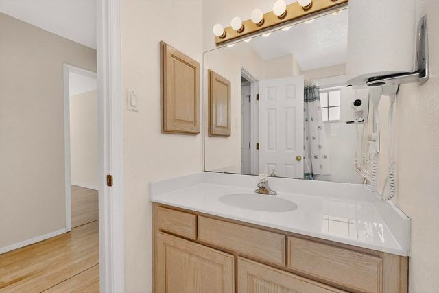 3149 Ashkirk Loop SE, Rio Rancho, NM 87124