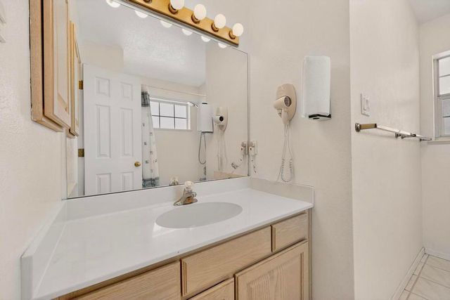 3149 Ashkirk Loop SE, Rio Rancho, NM 87124