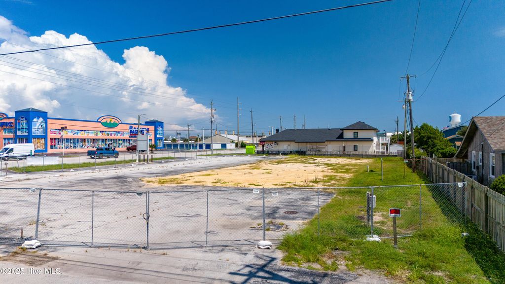 Image 2 of property listing at 413 W Fort Macon Road, Atlantic Beach, NC 28512