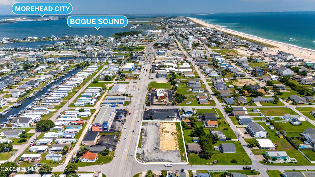 Image 4 of property listing at 413 W Fort Macon Road, Atlantic Beach, NC 28512