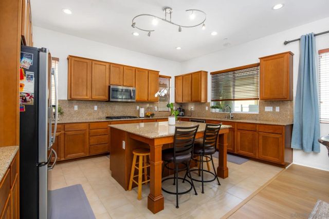 1818 Santa Christina Ave, Chula Vista, CA 91913