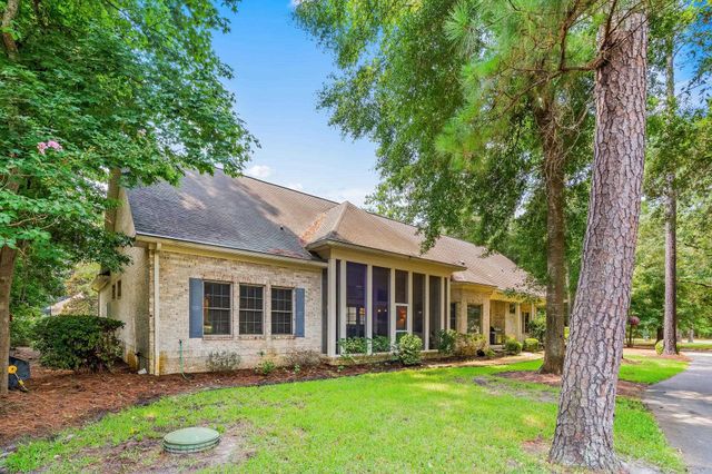 25 Fairway Ln., Pawleys Island, SC 29585
