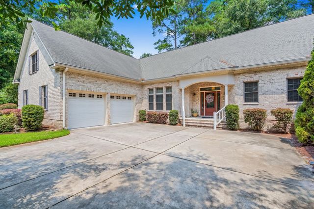 25 Fairway Ln., Pawleys Island, SC 29585