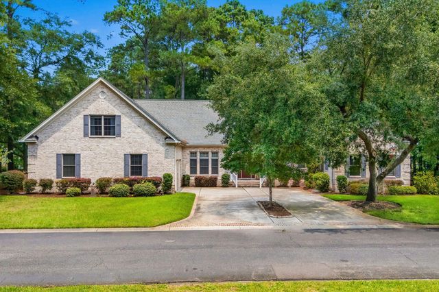 25 Fairway Ln., Pawleys Island, SC 29585