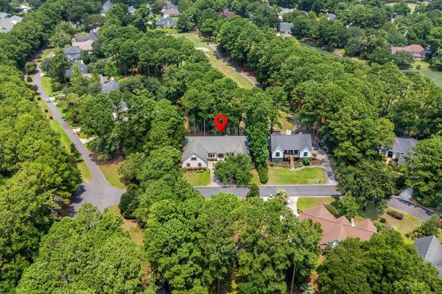 25 Fairway Ln., Pawleys Island, SC 29585