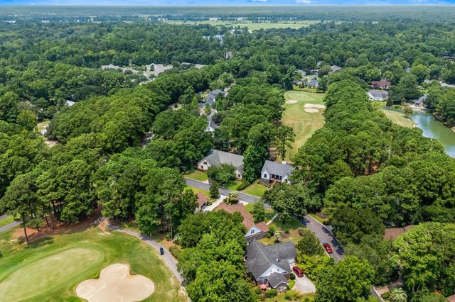 25 Fairway Ln., Pawleys Island, SC 29585