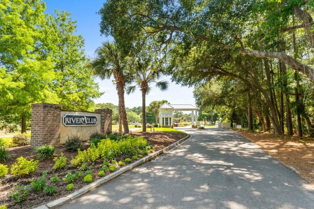 25 Fairway Ln., Pawleys Island, SC 29585