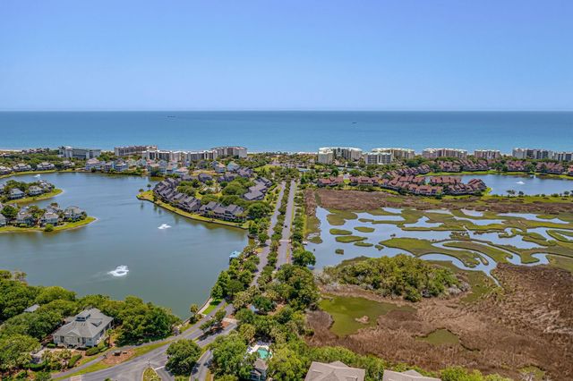 25 Fairway Ln., Pawleys Island, SC 29585