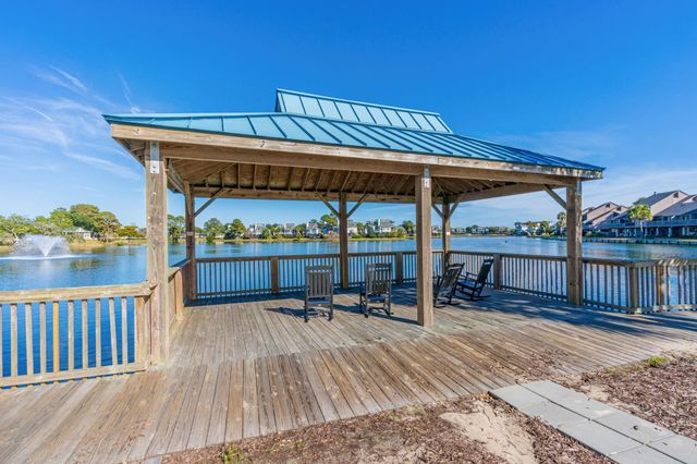25 Fairway Ln., Pawleys Island, SC 29585