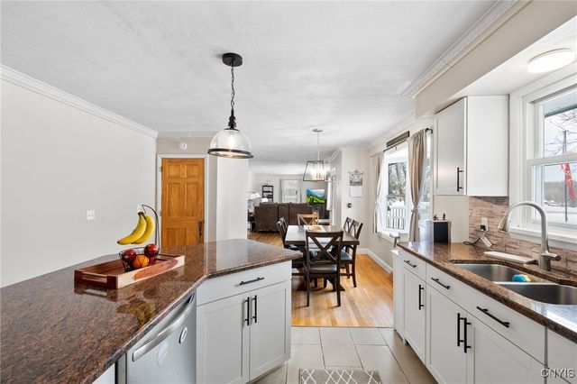 6752 Winchell Road, Camillus, NY 13164