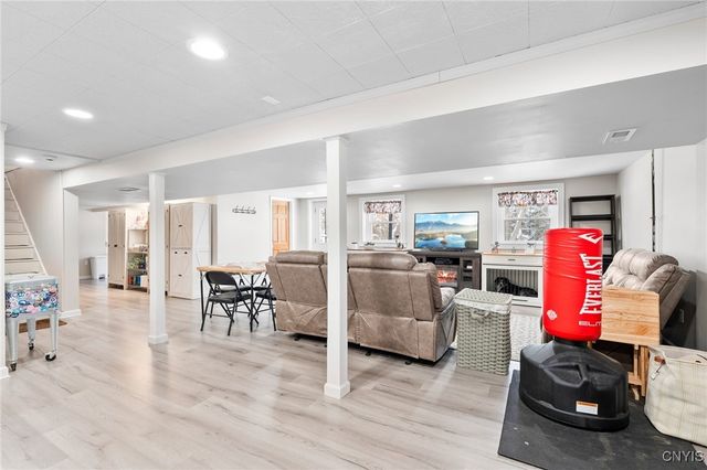 6752 Winchell Road, Camillus, NY 13164