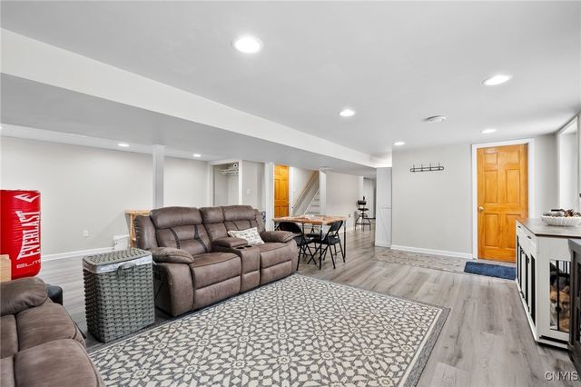 6752 Winchell Road, Camillus, NY 13164