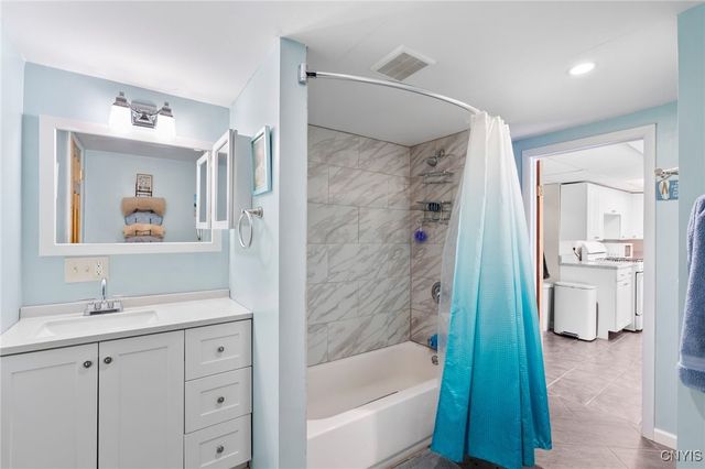 6752 Winchell Road, Camillus, NY 13164