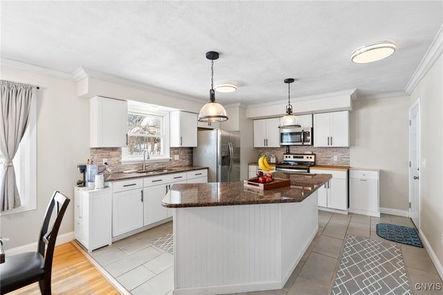 6752 Winchell Road, Camillus, NY 13164