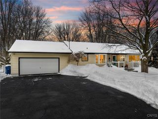 6752 Winchell Road, Camillus, NY 13164
