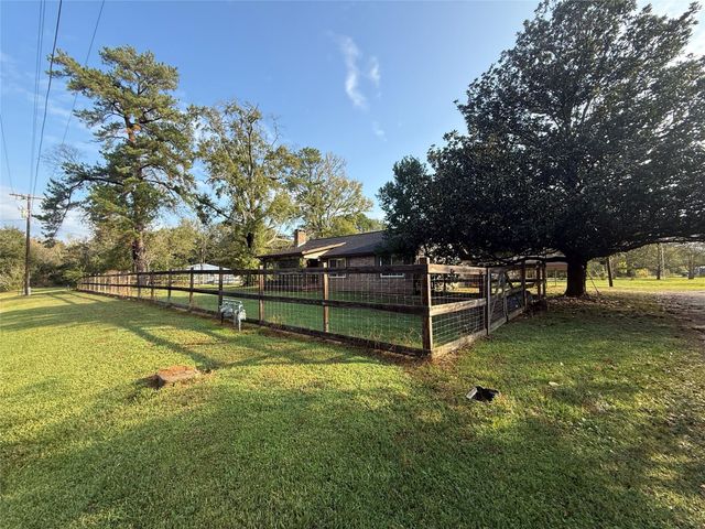 795 State Highway Loop 393, Goodrich, TX 77335