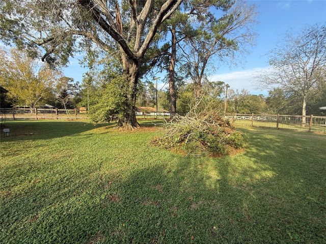 795 State Highway Loop 393, Goodrich, TX 77335