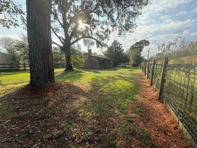 795 State Highway Loop 393, Goodrich, TX 77335