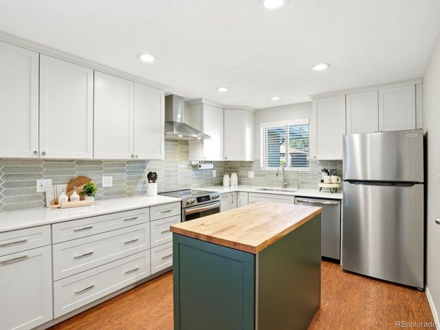 780 Vivian St, Lakewood, CO 80401