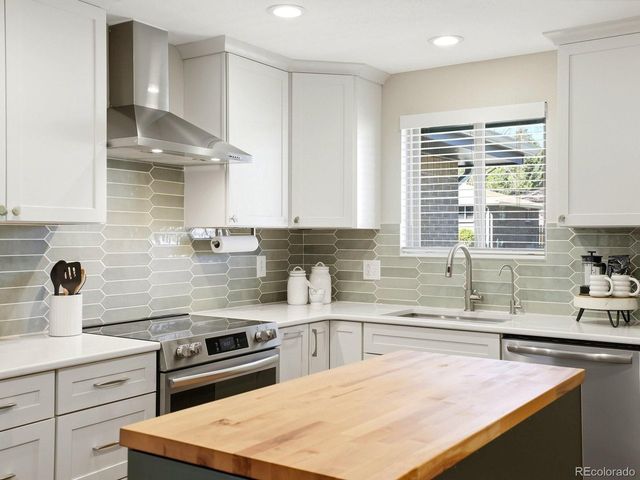 780 Vivian St, Lakewood, CO 80401