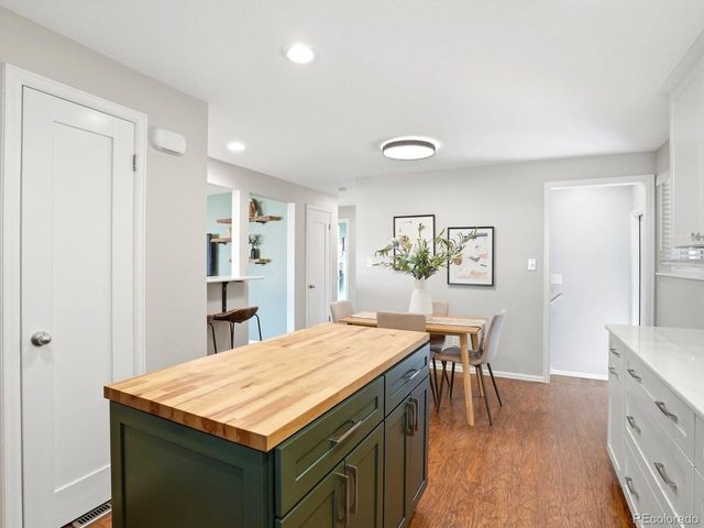 780 Vivian St, Lakewood, CO 80401